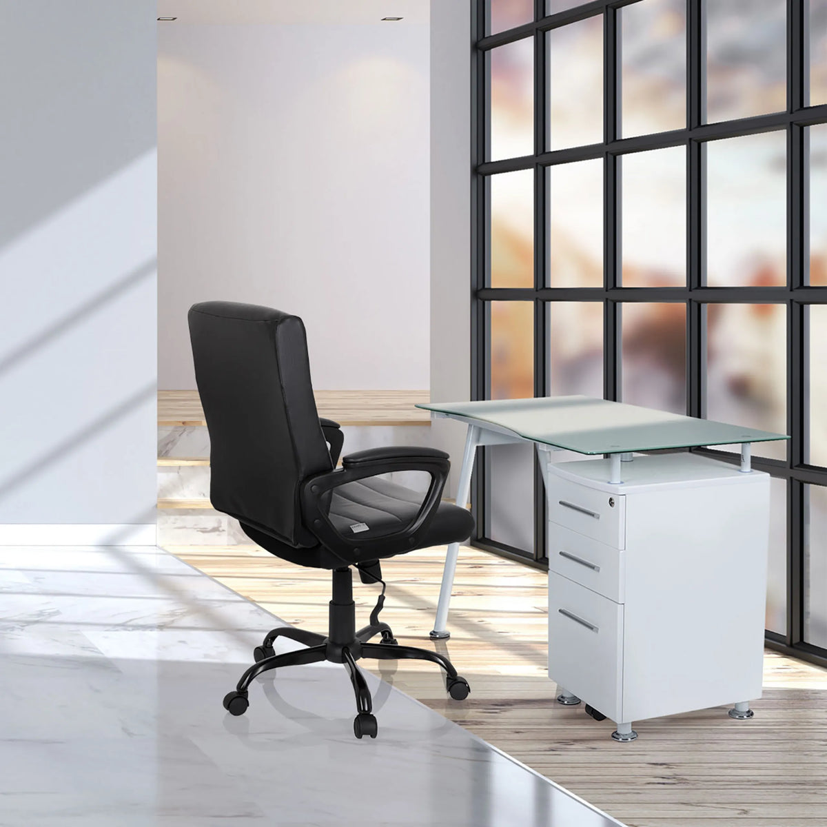 Siège de direction pour bureau à domicile ERGOSMOOTH BIG en noir à un bureau blanc avec plateau en verre de hjh OFFICE