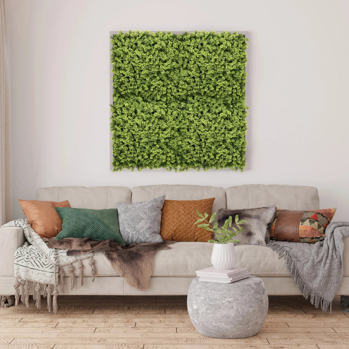 Tapis végétal vert LEAFLUXE 3 comme tableau mural carré au-dessus d'un canapé de hjh LIVING