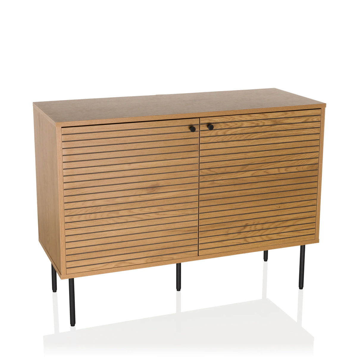 Buffet LINNO S en chêne avec façades cannelées et pieds en métal noir de hjh LIVING – vue à 360° (vue de face 15°)
