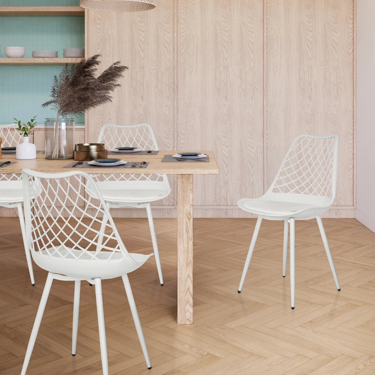 Chaise d'extérieur BEGIO S en blanc avec dossier en maille et quatre pieds de hjh LIVING