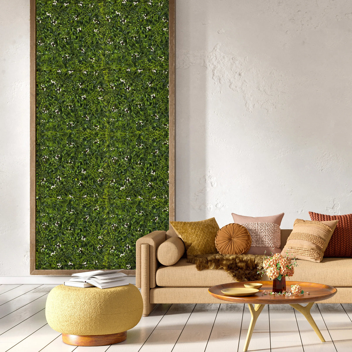 Tapis végétal vert MORE GREEN I en guise de tableau mural dans un salon avec canapé et table d'appoint de hjh OFFICE