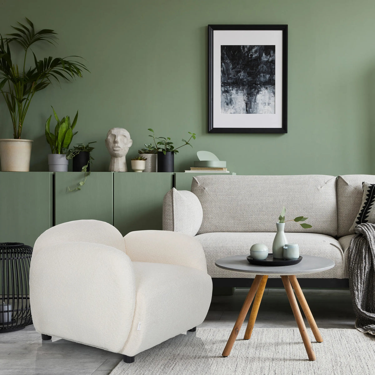 Fauteuil de salon VERDUNA blanc avec forme incurvée et revêtement structuré de hjh LIVING