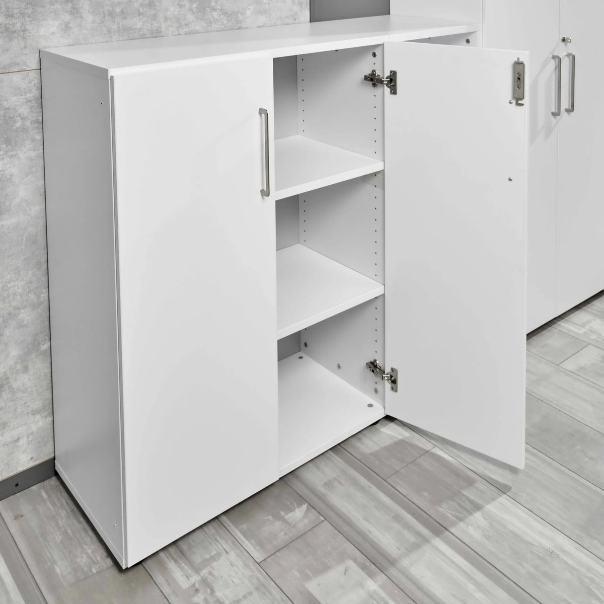 Armoire combinée ouverte BETA 9 en gris avec deux portes et deux étagères amovibles de hjh OFFICE PRO