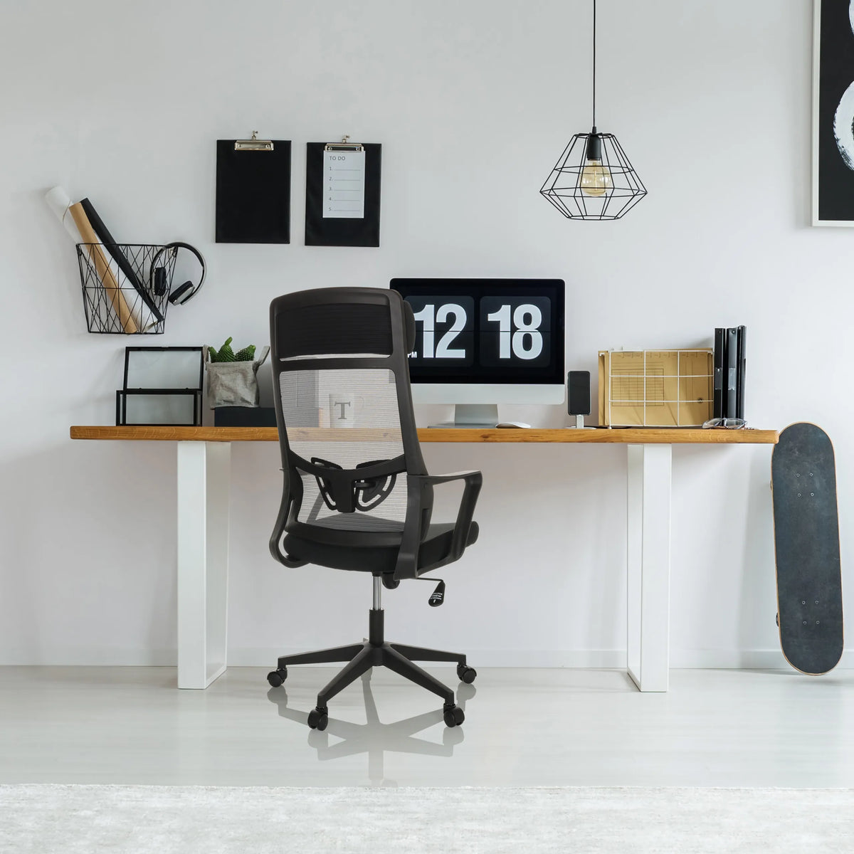 Siège de bureau à domicile NEKEO noir avec dossier en maille et accoudoirs de hjh OFFICE