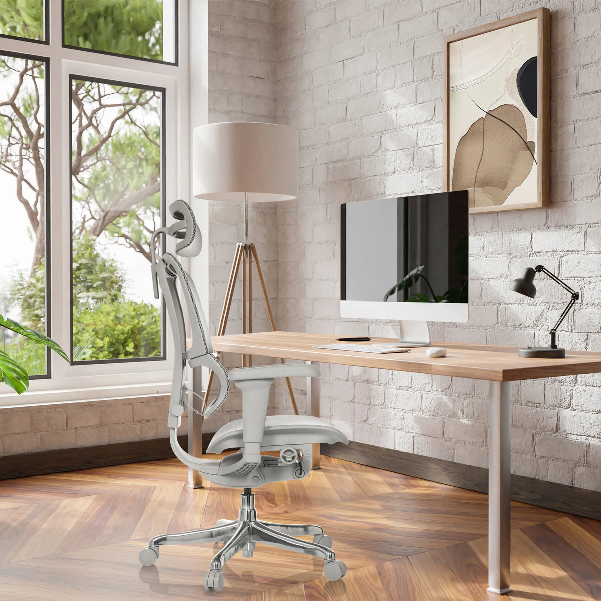 Siège de direction de luxe ERGOHUMAN SLIM ULTRA G GEN2 avec revêtement en maille grise dans un bureau à domicile lumineux de hjh OFFICE