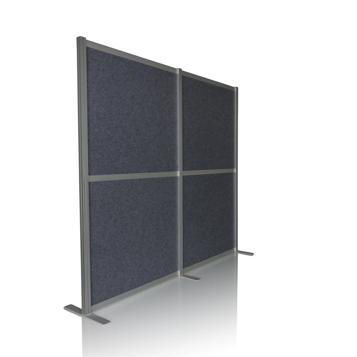 Cloison de séparation FLEXMIUT MODUL grise avec cadre en aluminium et pieds de support de hjh OFFICE – vue à 360° (vue de trois quarts avant 45°)