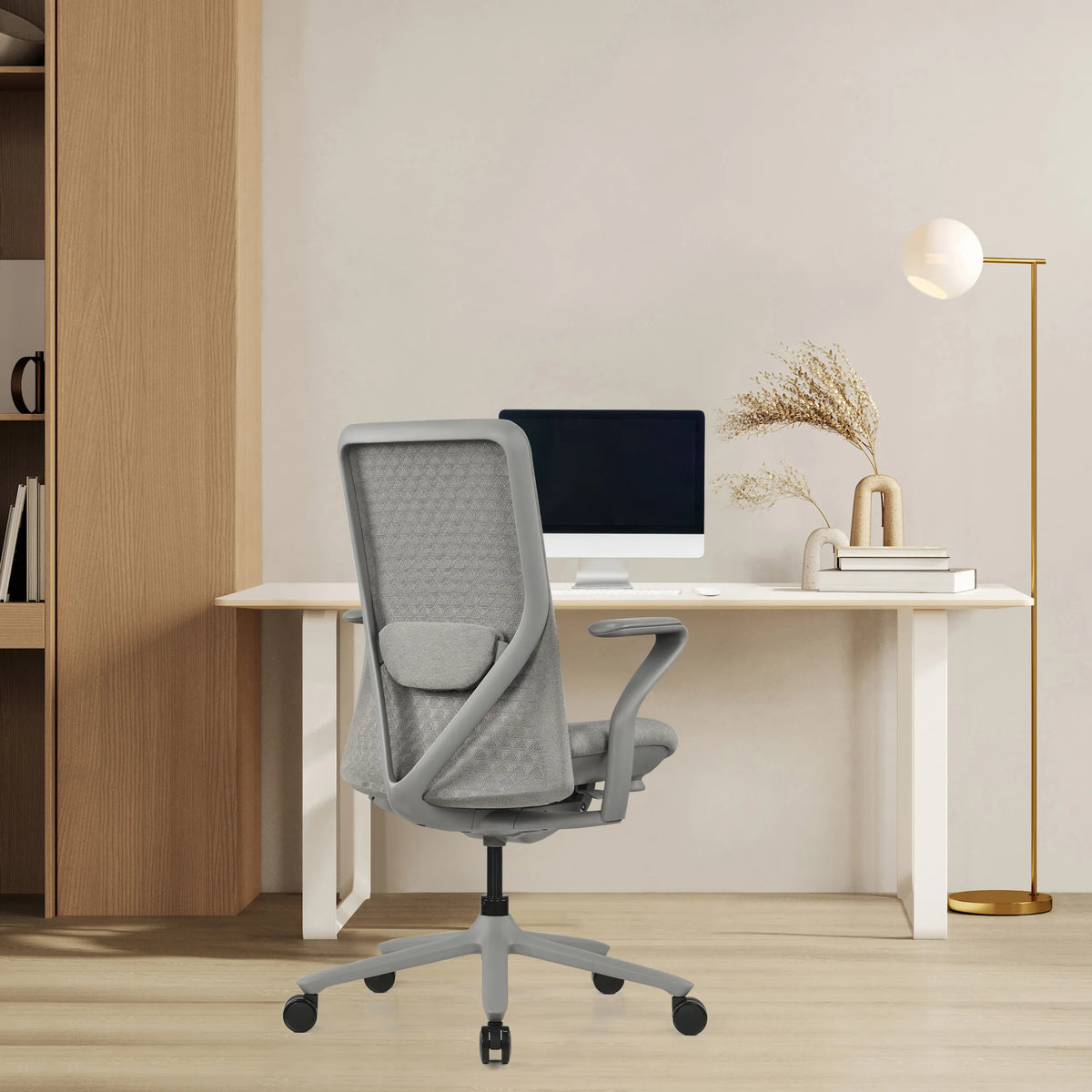 Siège de bureau haut de gamme VERVIO gris avec dossier en maille et accoudoirs de hjh OFFICE
