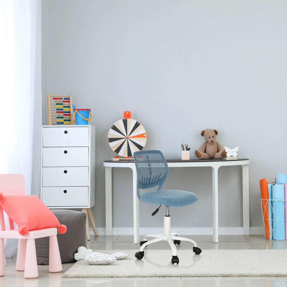 Chaise pivotante pour des enfants KID QW bleue avec un dossier incurvé et des roulettes de hjh OFFICE