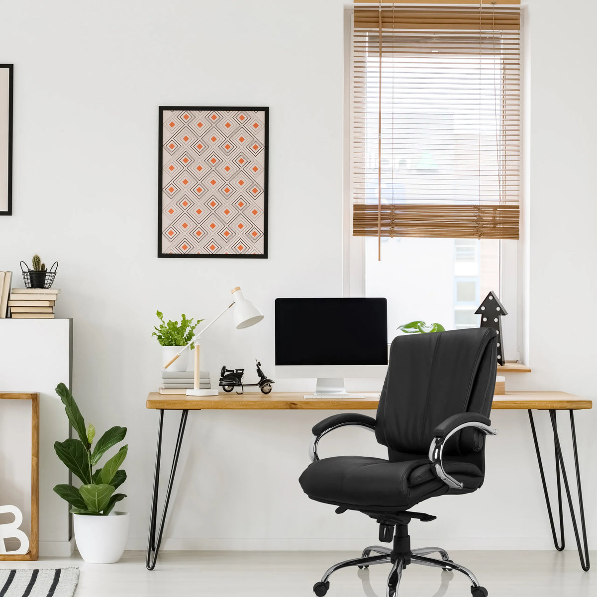 Siège pivotant XXL H 100 noir en similicuir à un bureau de hjh OFFICE