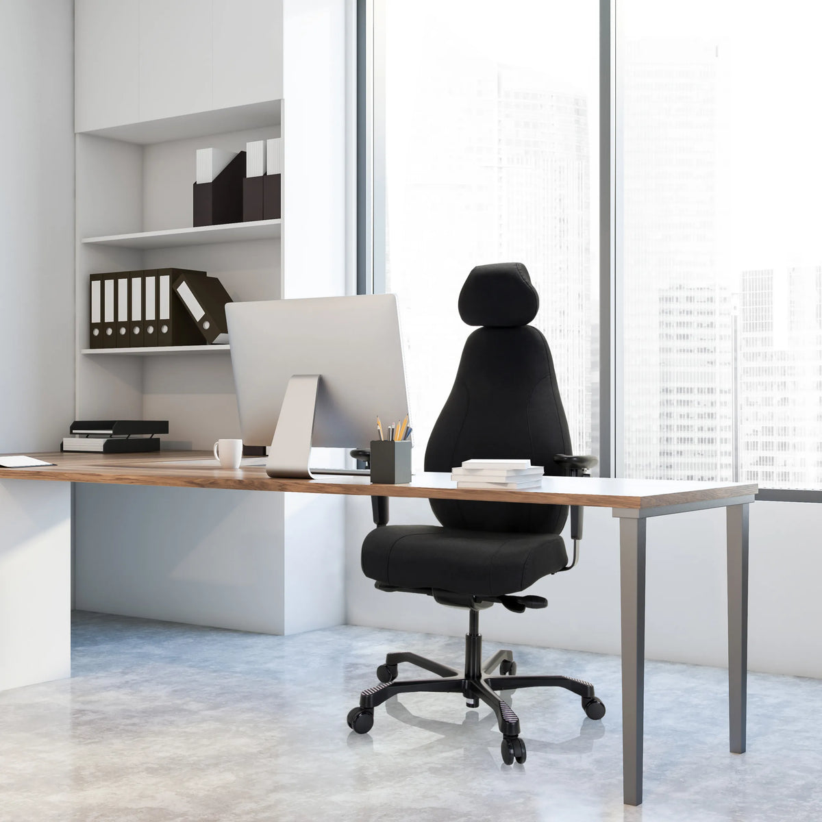 Siège de direction de qualité professionnelle RESISTIO XXL noir avec appuie-tête et accoudoirs à un bureau de hjh OFFICE