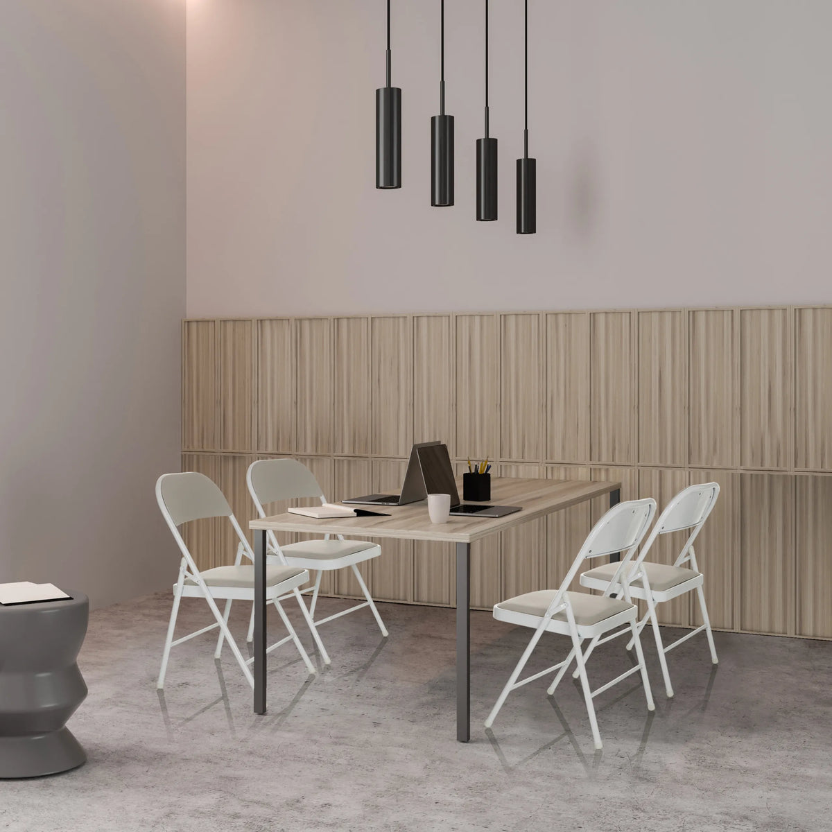 Quatre chaises pliantes TUDELA W grises avec revêtement en similicuir à une table de hjh OFFICE