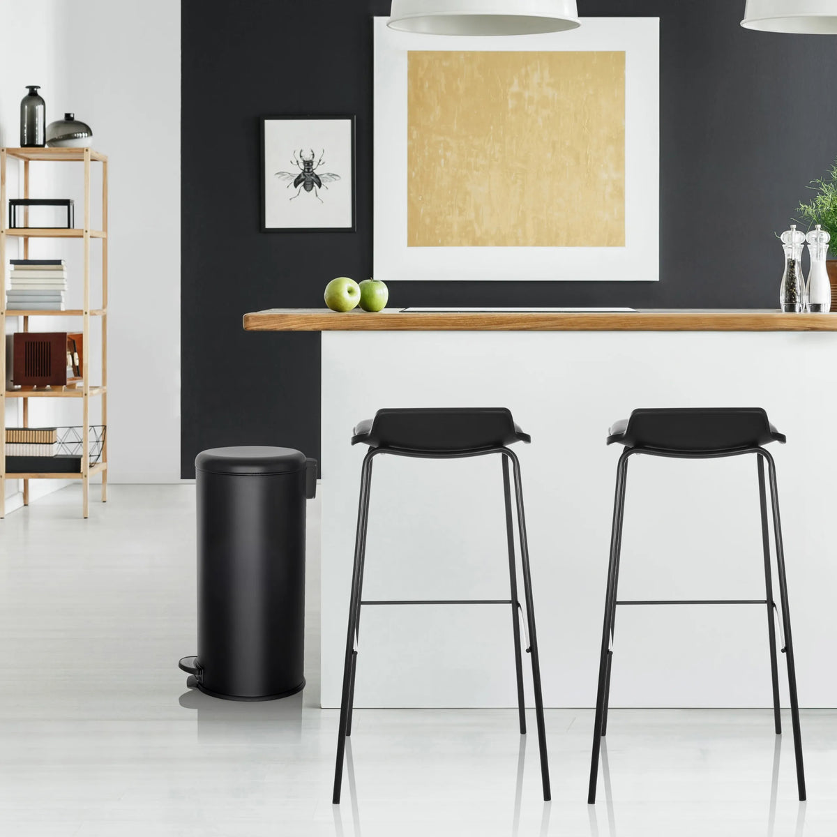Poubelle noire CLEAN STEP d'une capacité de 30 litres de hjh OFFICE