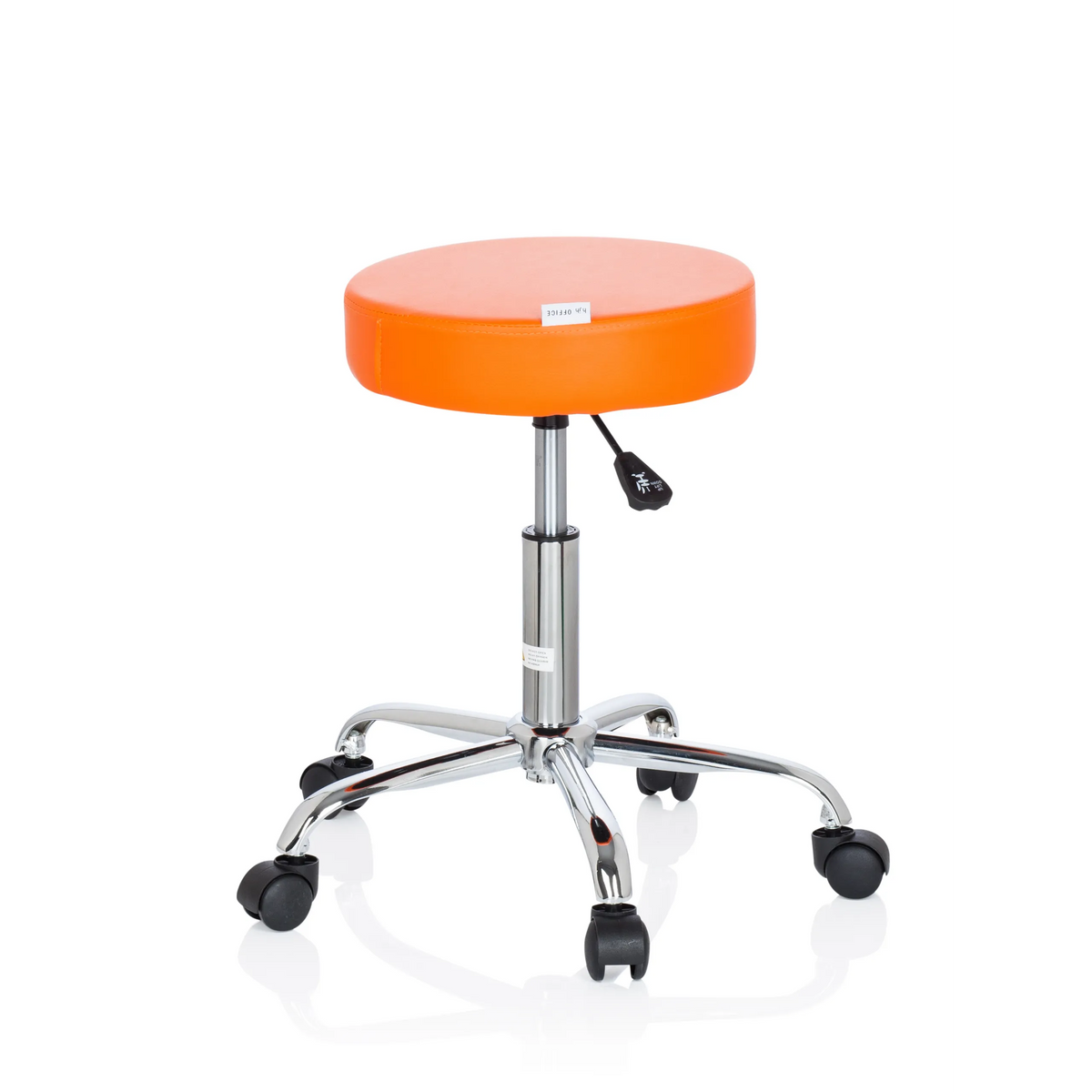 Tabouret pivotant orange OPERATOR II avec vérin à gaz et base à cinq roulettes de hjh OFFICE – vue à 360° (vue de trois quarts arrière 120°)