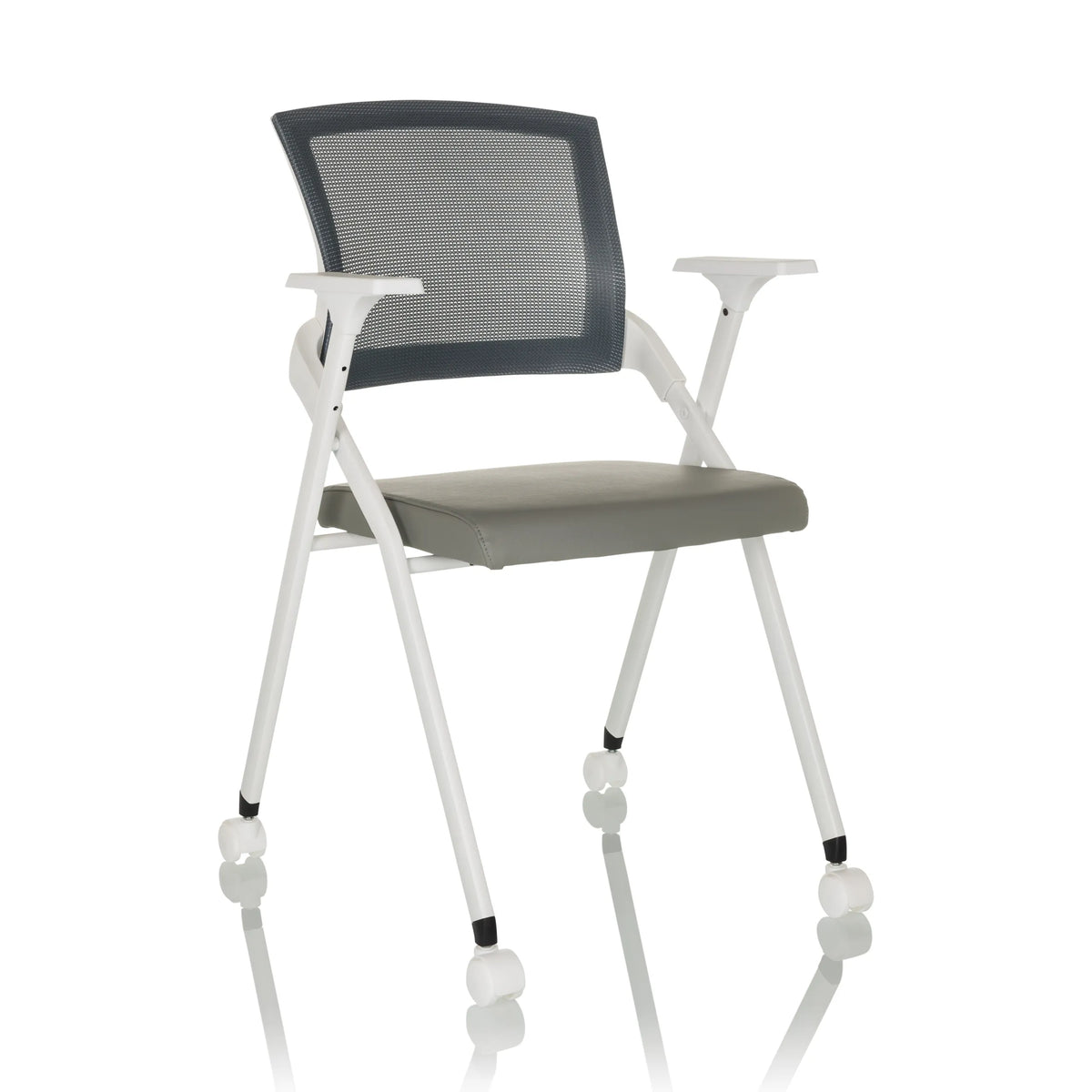 Chaise pliante PRIORITY II W PU grise avec dossier en maille, accoudoirs et roulettes de hjh OFFICE – vue à 360° (vue de trois quarts avant 30°)