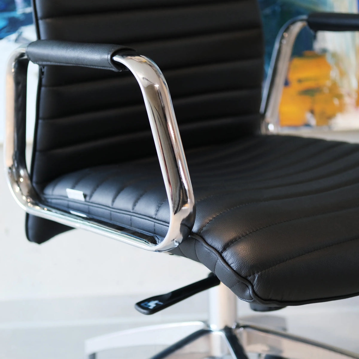 Accoudoir chromé avec rembourrage noir du Siège de direction de luxe ASPERA 20 de hjh OFFICE