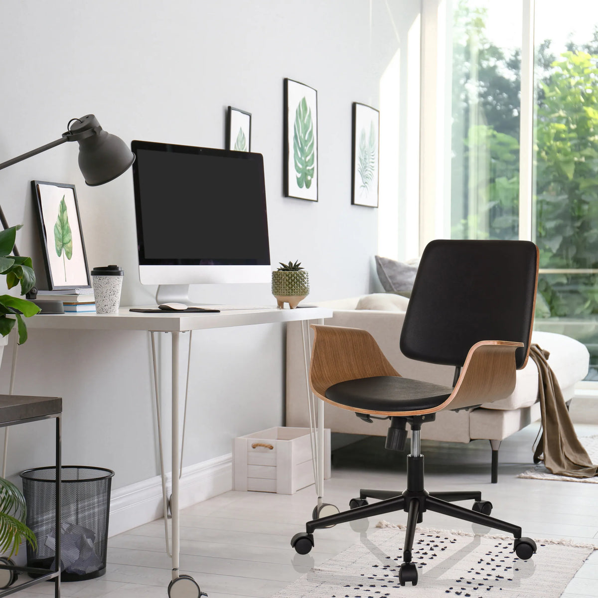 Siège de bureau à domicile CENCA II noir avec accoudoirs en bois et roulettes de hjh LIVING