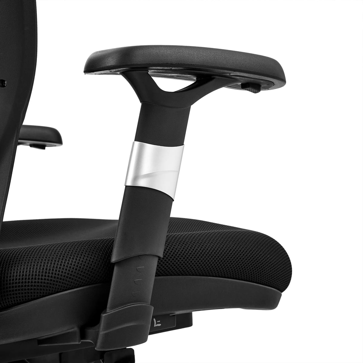 Accoudoir réglable en noir avec détail argenté du siège de bureau haut de gamme VENUS BASE de hjh OFFICE