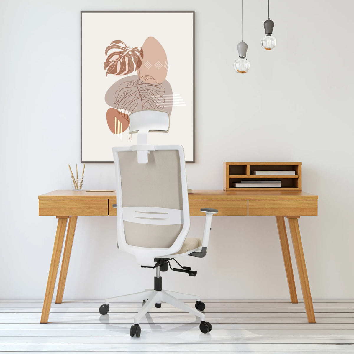 Siège de bureau de qualité professionnelle PROFONDO PRO W beige avec appui-tête et accoudoirs devant un bureau de hjh OFFICE
