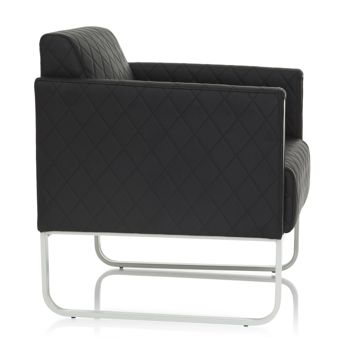 Fauteuil rembourré noir ARUBA STEP avec surpiqûres en losanges et structure argentée de hjh OFFICE – vue à 360° (vue de profil 80°)