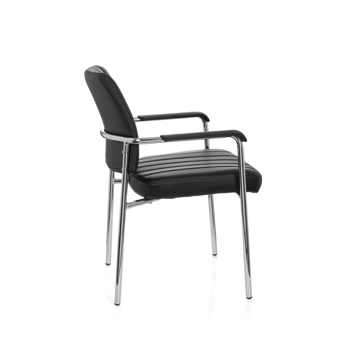 Chaise à quatre pieds SOMOS V noire avec revêtement en similicuir, rembourrage matelassé et accoudoirs de hjh OFFICE – vue à 360° (vue de profil 100°)