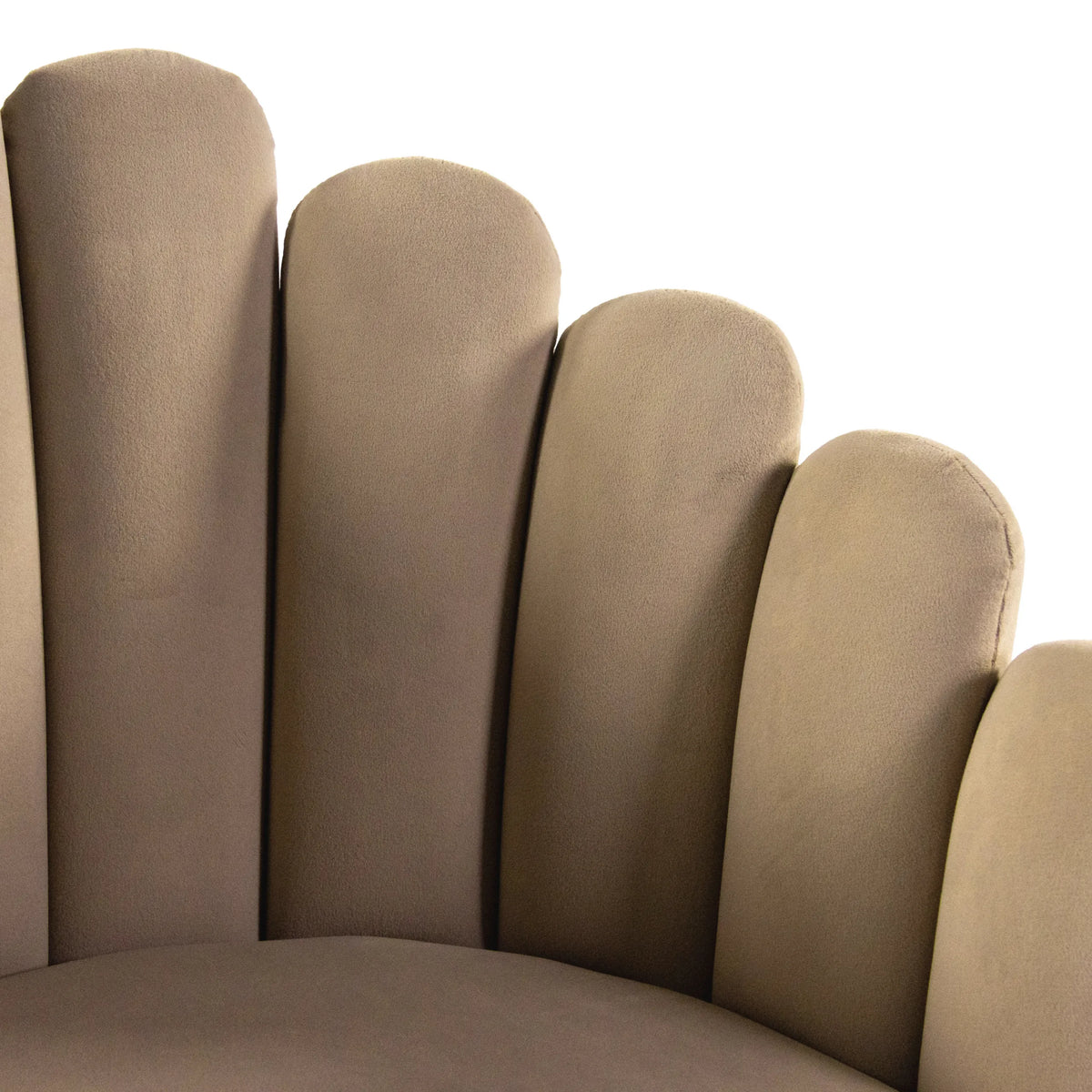 Dossier en forme de coquillage de la Chaise de salle à manger SCALLORE en beige de hjh LIVING