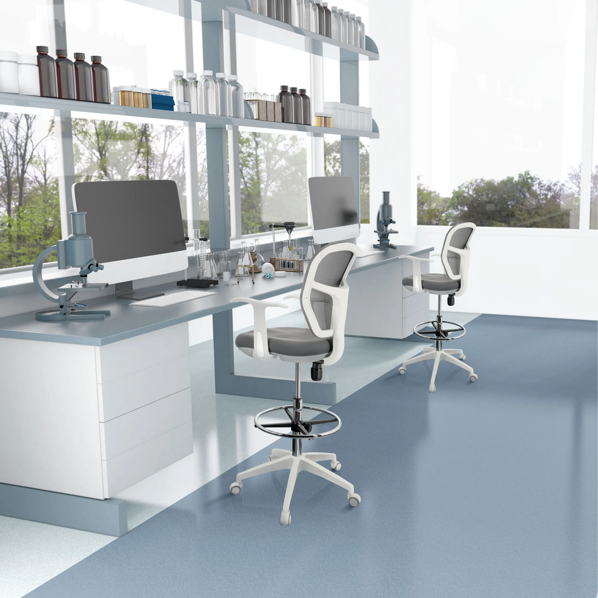 Chaise de comptoir grise TOP WORK 108 W avec accoudoirs et repose-pieds à une table de laboratoire de hjh OFFICE