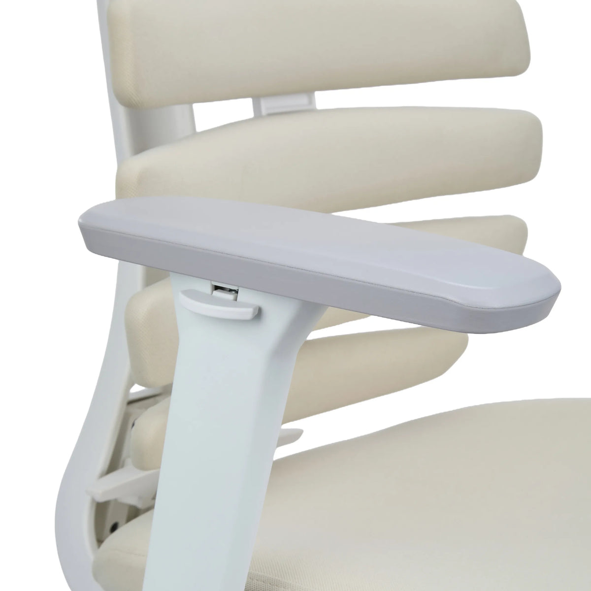 Accoudoir blanc du siège de bureau de qualité professionnelle ERGO LINE W avec repose-bras gris et revêtement en tissu beige de hjh OFFICE