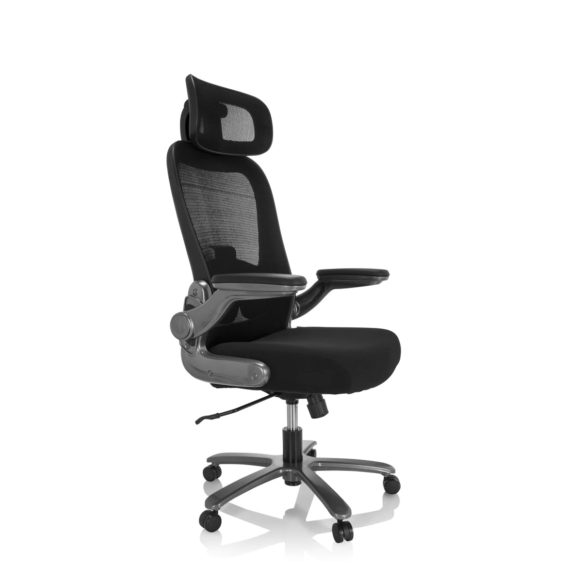 Siège pivotant XXL INSTRUCTOR T I PRO noir avec dossier en maille et base à cinq roulettes de hjh OFFICE – vue à 360° (vue de trois quarts avant 60°)