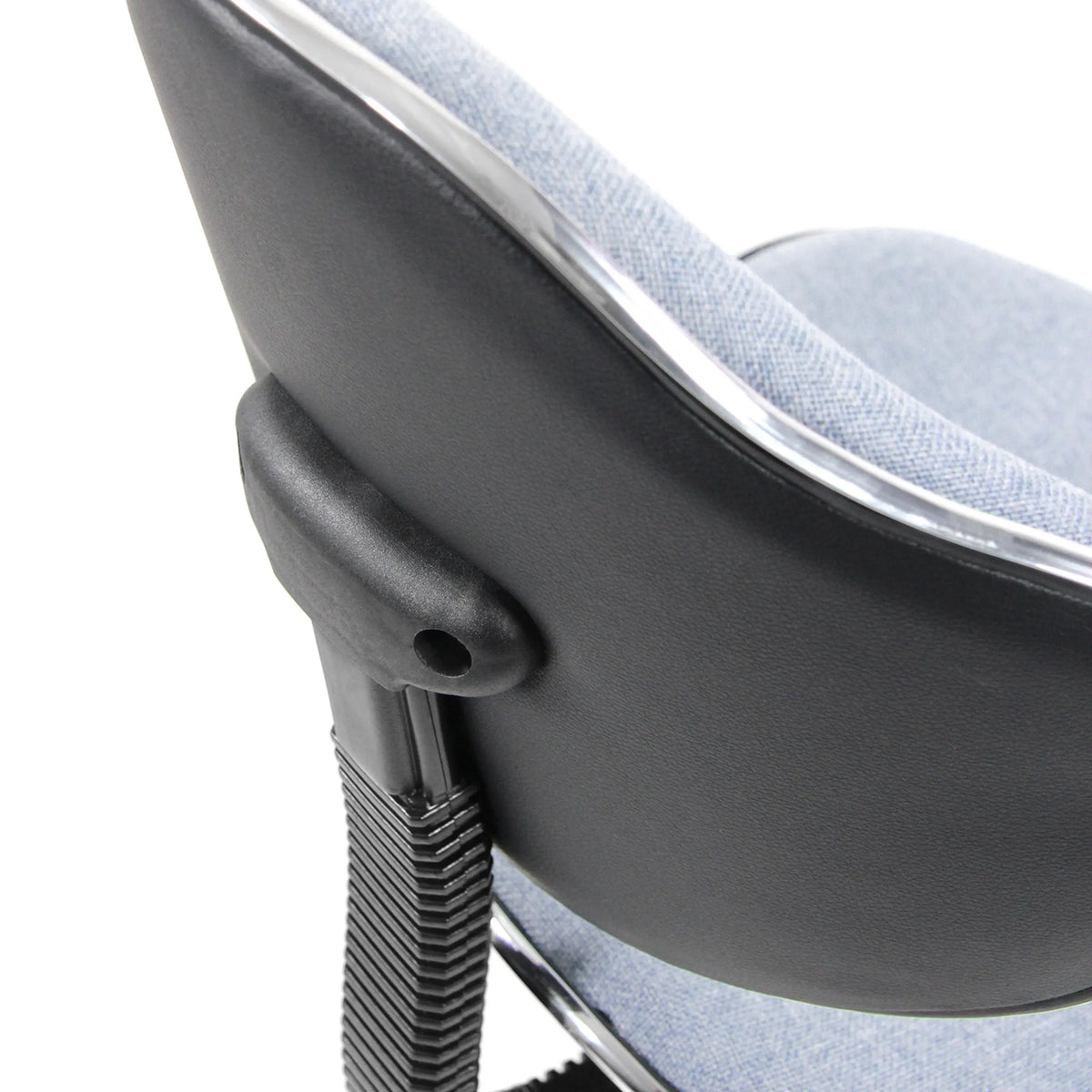 Dossier avec coque en plastique noir et revêtement en tissu bleu de la chaise pivotante pour des enfants KIDDY GTI-3 de hjh OFFICE
