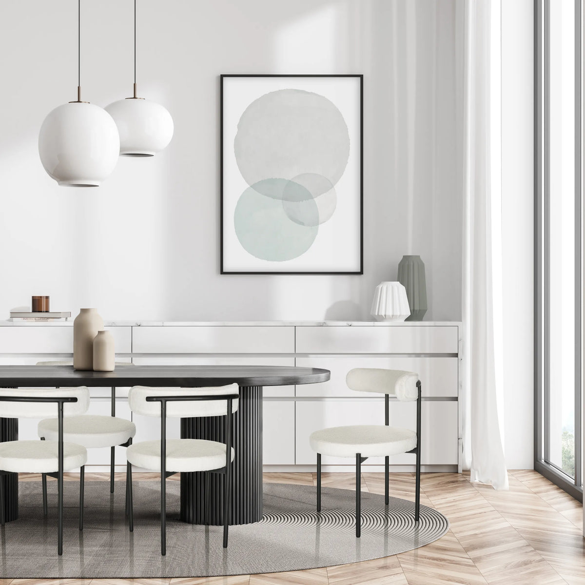 Chaise rembourrée blanche TEDIO avec pieds en métal noirs dans un intérieur moderne de hjh OFFICE