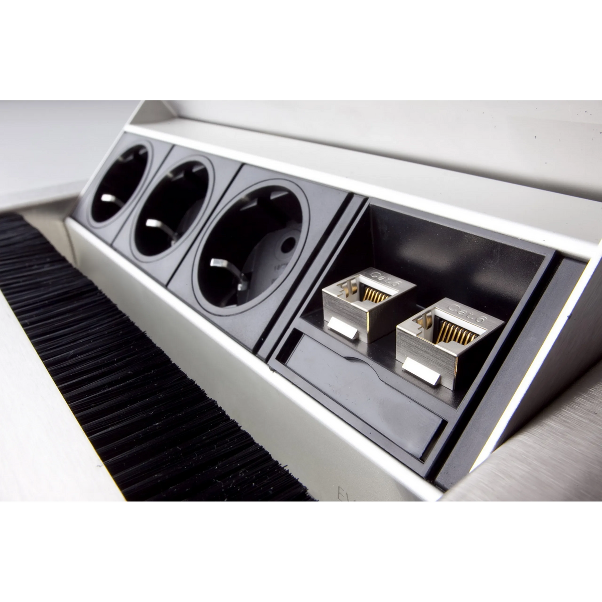 Trois prises électriques et deux ports réseau Cat-6 des Accessoires ELDATA1 en argent de hjh OFFICE PRO