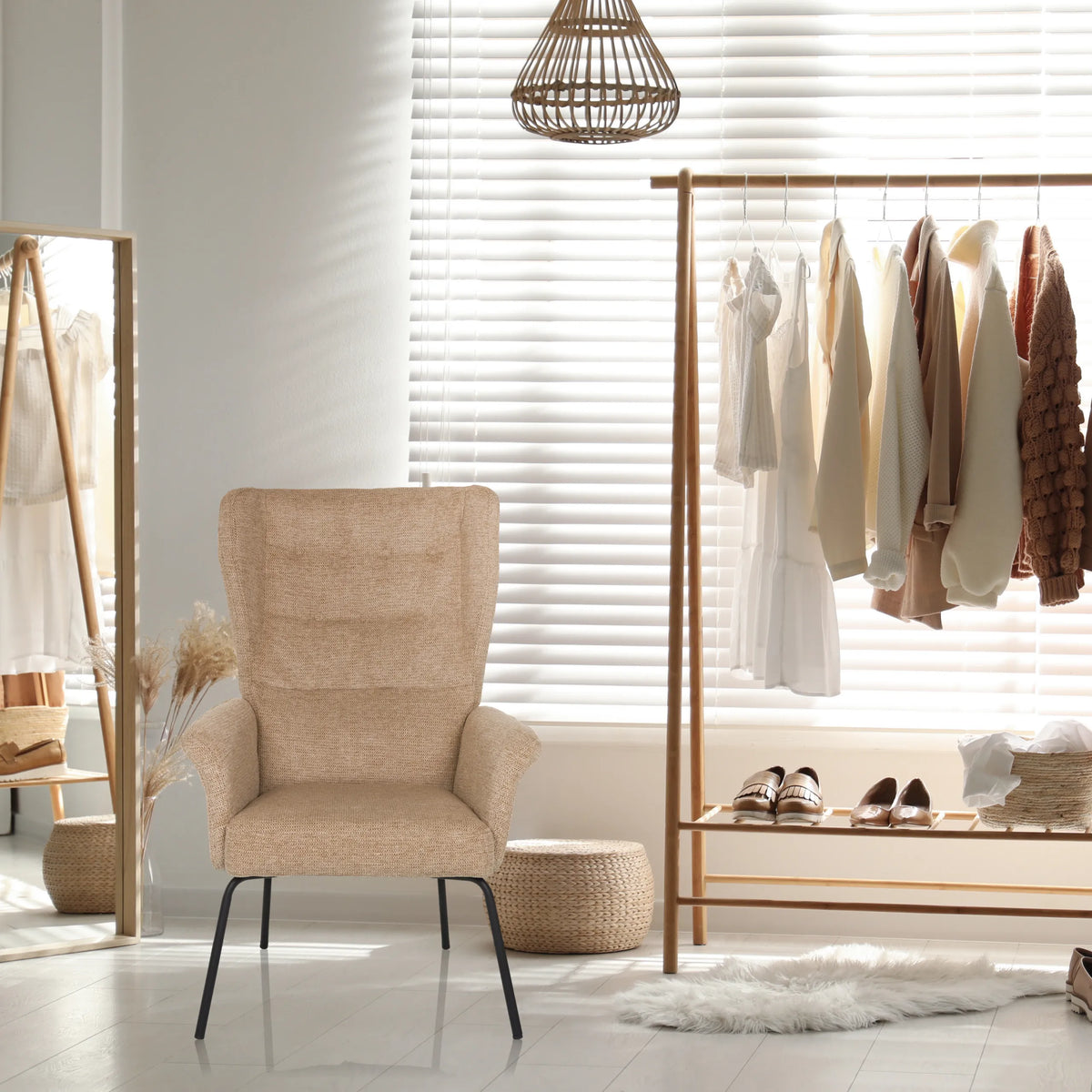 Fauteuil rembourré beige HAVENIO avec quatre pieds en métal noir de hjh LIVING