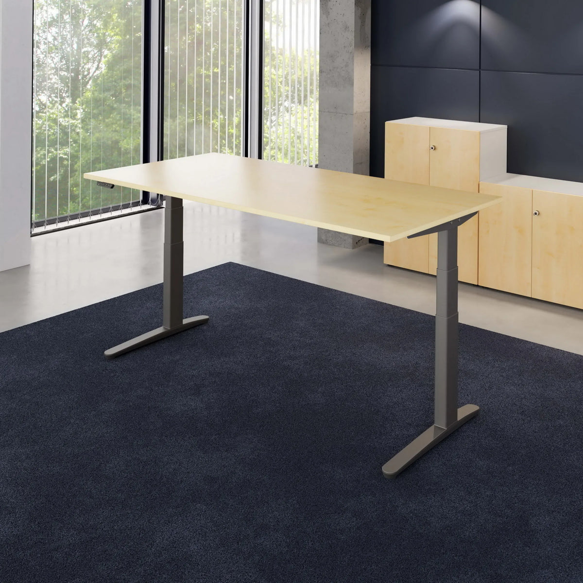 Bureau à hauteur réglable électriquement XBHM 2E GG en chêne rustique avec pieds gris de hjh OFFICE PRO