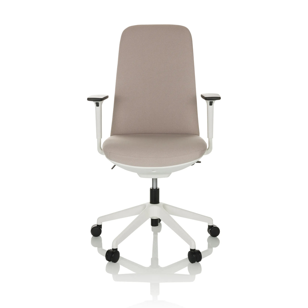 Siège de bureau de qualité professionnelle NESTORA beige avec accoudoirs et piètement blanc à cinq roulettes de hjh OFFICE – vue à 360° (vue de face 0°)