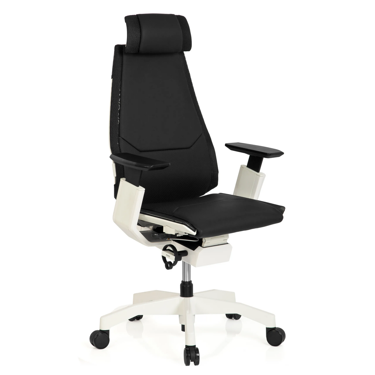 Siège de bureau haut de gamme GENIDIA PRO WHITE noir en cuir avec piètement blanc et cinq roulettes de hjh OFFICE – vue à 360° (vue de trois quarts avant 40°)