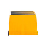 Quatre tabourets marchepied TIO-E1 jaunes avec des surfaces antidérapantes noires de hjh OFFICE