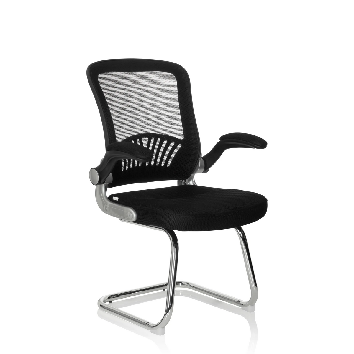 Chaises cantilever FLYER PRO V noires avec dossier en maille, accoudoirs et piètement luge de hjh OFFICE – vue à 360° (vue de trois quarts avant 40°)