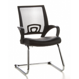 Chaises cantilever VISTO NET V noires avec dossier en maille, assise rembourrée et accoudoirs de hjh OFFICE – vue à 360° (vue de face 20°)