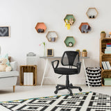 Chaise pivotante pour enfants KIDDY CD noire avec dossier en maille et accoudoirs dans une chambre d'enfant de hjh OFFICE