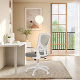 Siège de bureau à domicile BELIO W gris avec dossier en maille et accoudoirs blancs dans une pièce lumineuse de hjh OFFICE