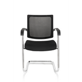 Chaises cantilever LEVIA V noires avec dossier en maille, accoudoirs et piètement luge de hjh OFFICE – vue à 360° (vue de face 0°)