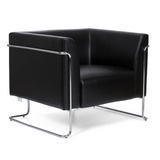 Fauteuil rembourré noir CURACAO avec structure tubulaire chromée de hjh OFFICE – vue à 360° (vue de trois quarts avant 40°)