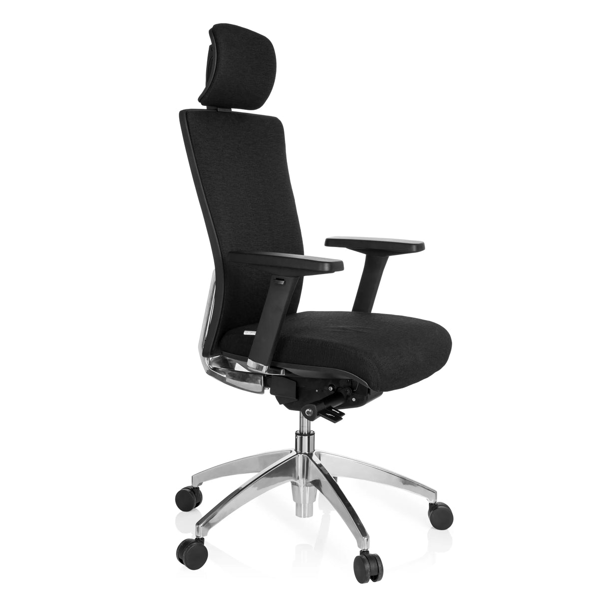 Siège de bureau de qualité professionnelle ASTRA LUX noir avec appuie-tête, accoudoirs et base à cinq roulettes de hjh OFFICE – vue à 360° (vue de trois quarts avant 60°)