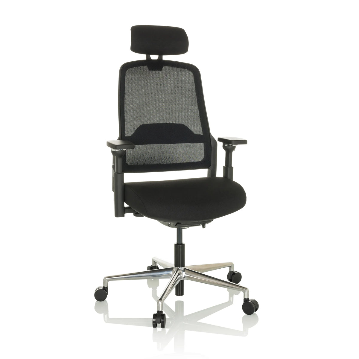 Siège de bureau de qualité professionnelle TERARO AX noir, dossier maille, appuie-tête et 5 roulettes de hjh OFFICE – vue à 360° (vue de face 15°)