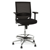 Chaise de comptoir TOP WORK 77 noire avec dossier en maille, repose-pieds et cinq patins de hjh OFFICE – vue à 360° (vue de face 20°)