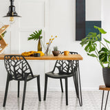 Deux chaises d'extérieur noires ARTIFO TRI avec des dossiers aux motifs organiques de hjh OFFICE