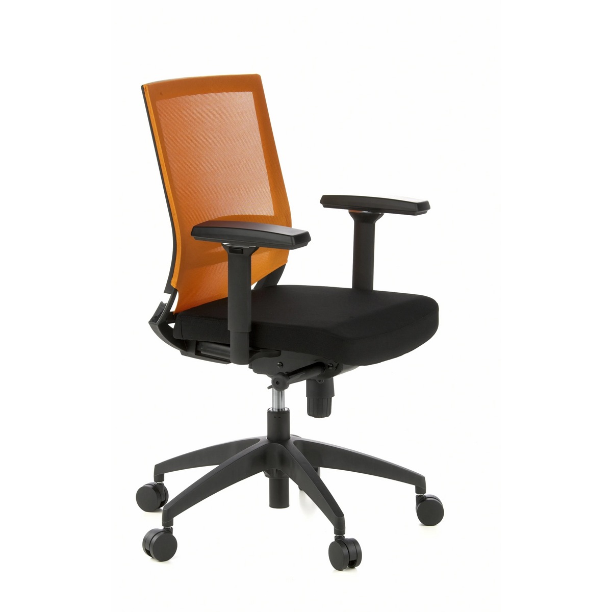Siège de bureau de qualité professionnelle PORTO BASE noir et orange, dossier maille et base à 5 roulettes de hjh OFFICE – vue à 360° (vue de trois quarts avant 60°)