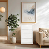 Commode blanche ESTORIA à quatre tiroirs dans une pièce de séjour lumineuse de hjh LIVING