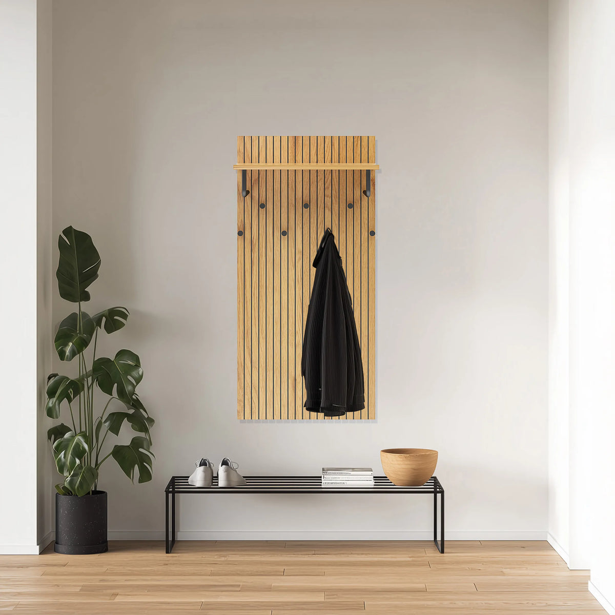 Porte-manteaux mural LINNO SPACE en bois de chêne avec crochets noirs et tablette de rangement de hjh LIVING