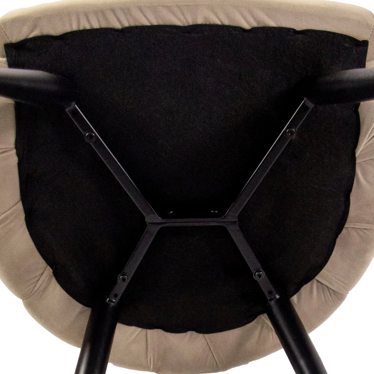 Dessous de la structure et de l'assise de la Chaise de salle à manger SCALLORE en beige de hjh LIVING